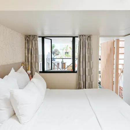 2 Bd Chic Loft With Historic Charm And Modern Amenities * Paris