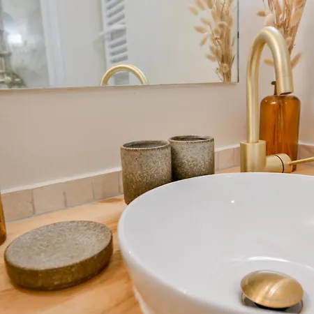 Lejlighed 2 Bd Chic Loft With Historic Charm And Modern Amenities