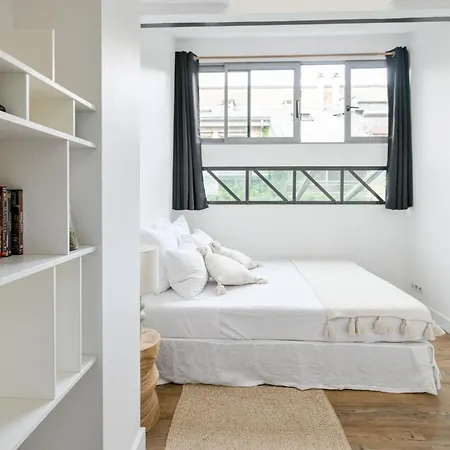 2 Bd Chic Loft With Historic Charm And Modern Amenities *
