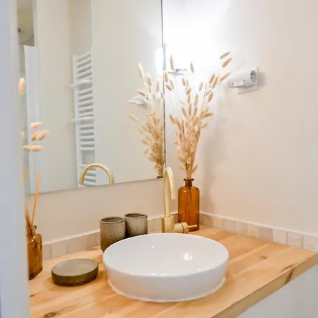 2 Bd Chic Loft With Historic Charm And Modern Amenities