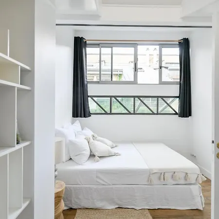 Lejlighed 2 Bd Chic Loft With Historic Charm And Modern Amenities Paris