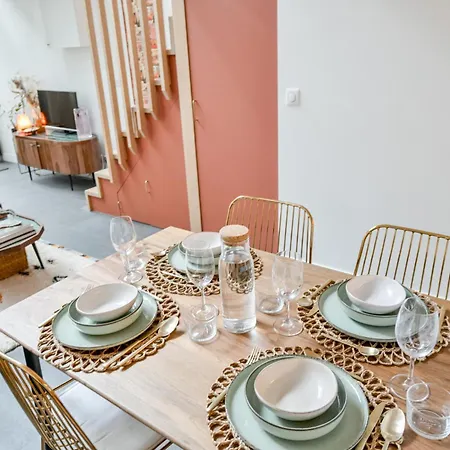Lejlighed 2 Bd Chic Loft With Historic Charm And Modern Amenities Paris